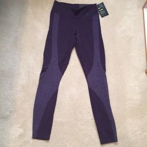 NEW - Nike Legendary Tight Fit Power Legging